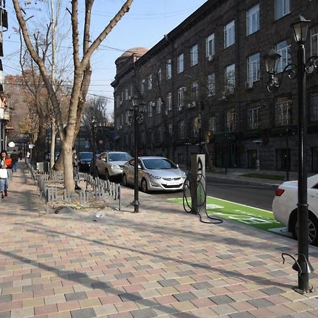 A&X Hostel And Tours Yerevan Exterior photo