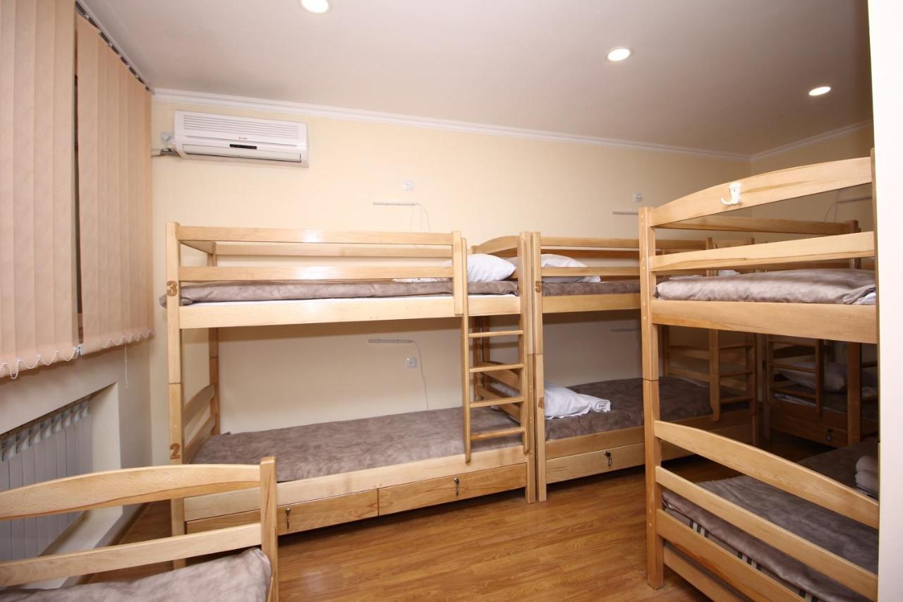 A&X Hostel And Tours Yerevan Exterior photo