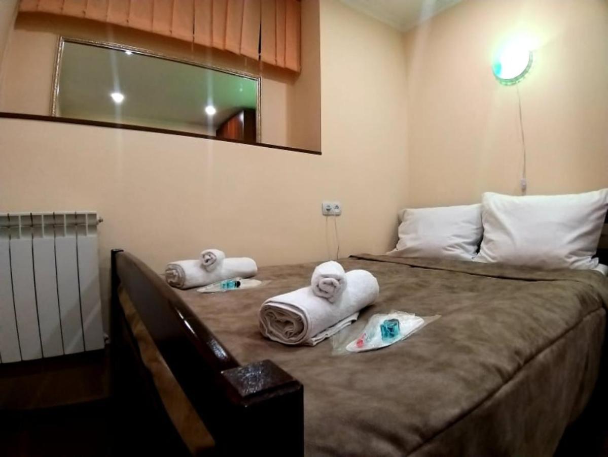 A&X Hostel And Tours Yerevan Exterior photo